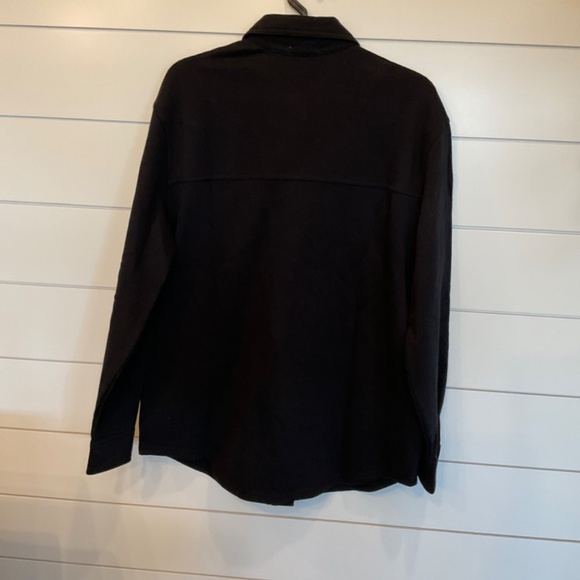 #364  GOOD AMERICAN BLACK BUTTON UP SHACKET SIZE: SMALL/MEDIUM - Picture 3 of 4